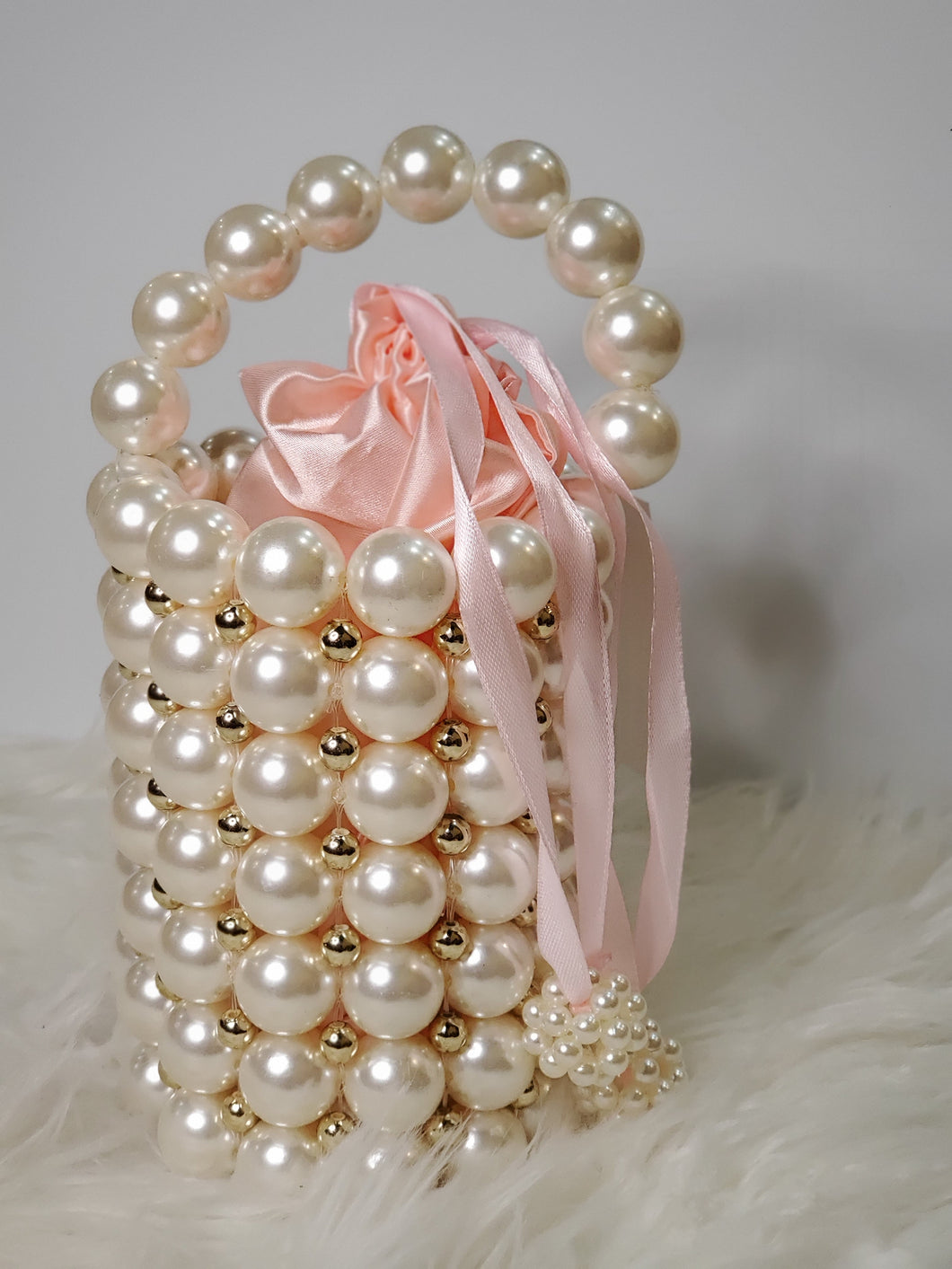 PEARL GLAM BUCKET BAG