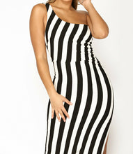 WALK IN LINE MAXI DRESS