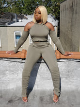 VICKI OFF THE SHOULDER SET (OLIVE GREEN)