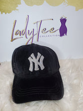 QUEEN NY HAT (BLACK)