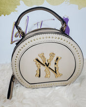 NY QUEEN HANDBAG (TAN)